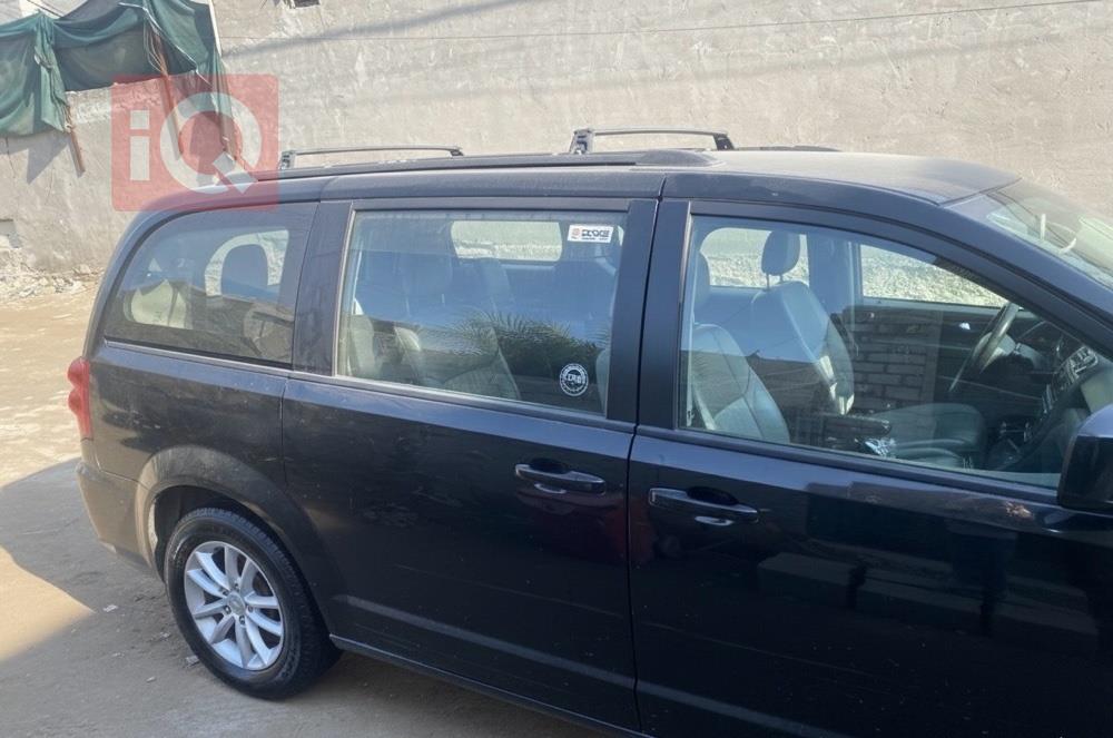 دودج جراند كارافان